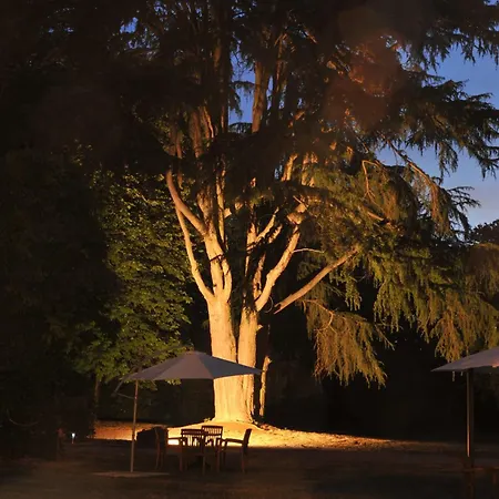 מלון Logis Le Parc & 3*