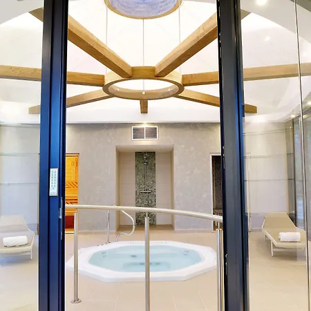 Logis Le Parc & Château-Gontier