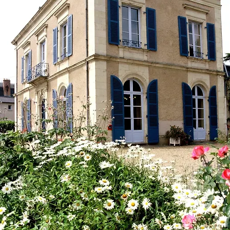 Hotell Logis Le Parc & Château-Gontier