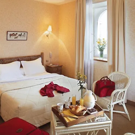 Logis Le Parc & 3*