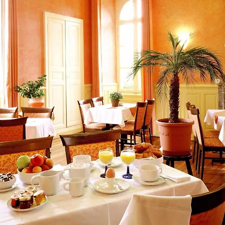 Logis Le Parc & Hotell