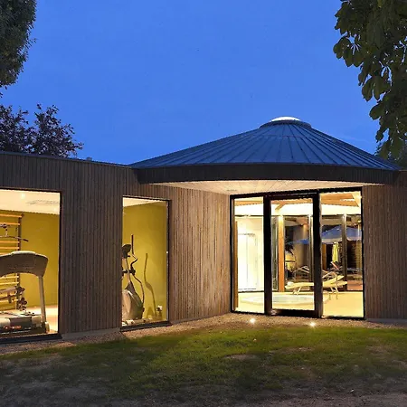 Hotell Logis Le Parc & 3*