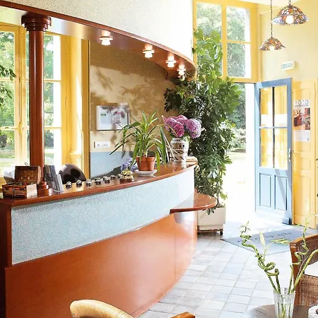 Hotell Logis Le Parc & Château-Gontier